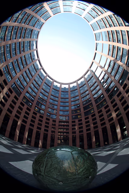 Снимка 22: Agora courtyard at the European Parliament building Louise Weiss in Strasbourg - LOW