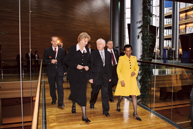 Fotografija 11: Reception with Mrs MBEKI, wife of South Africa's President