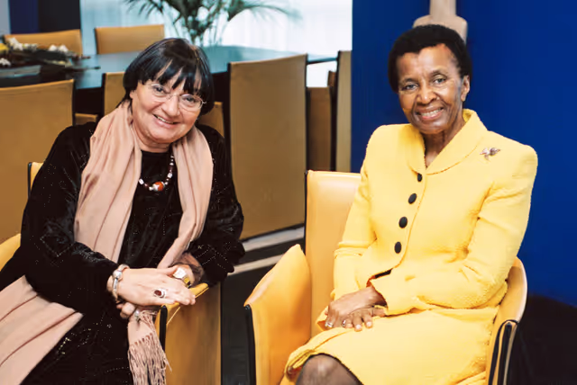 Fotografija 2: Meeting with Mrs MBEKI at the European Parliament in Strasbourg
