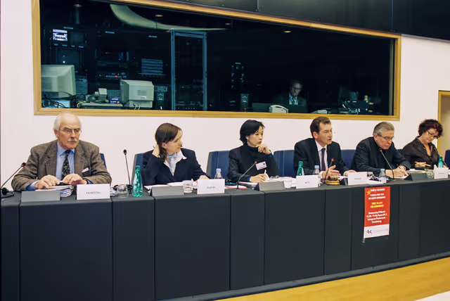 Foto 7: Public Hearing:  China and the EU arms embargo: Time to lift the embargo ?