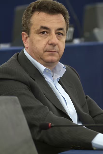 Foto 2: Stavros ARNAOUTAKIS in plenary session in Strasbourg.