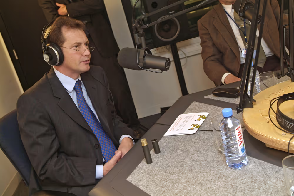 Radio interview with Graham WATSON.