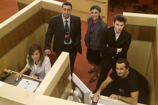 Fotografia 41: Launch of the new EP website.