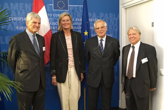 Foto 5: EP President meets with the Minister for Foreign Affairs of Austria.