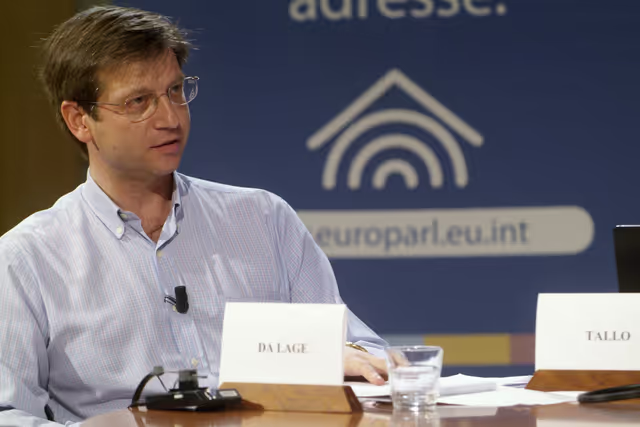 Fotografia 2: Launch of the new EP website.