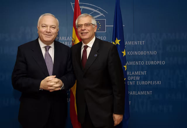 Billede 2: EP President meets with the Foreign Affairs Minister of Spain.