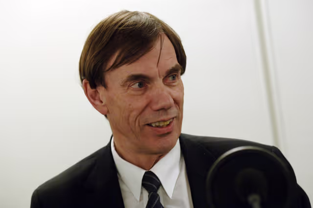 Valokuva 1: MEP Mogens N J CAMRE attends an interview in Strasbourg