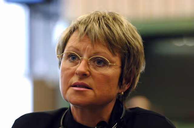 Fotografie 5: Veronique MATHIEU in a meeting at the EP in Strasbourg.