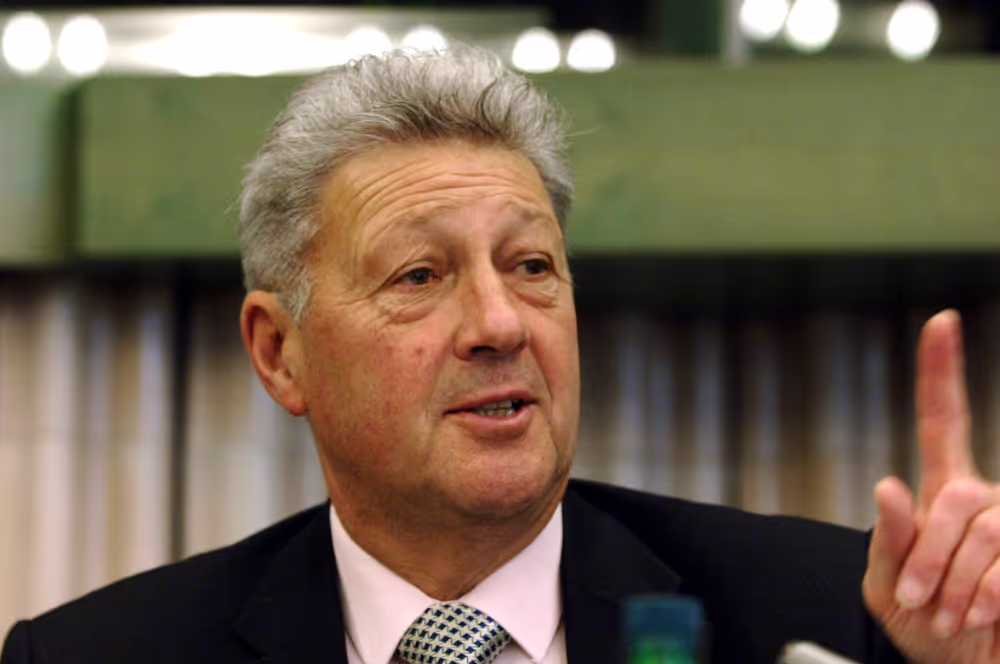 Robert STURDY in a meeting at the EP in Strasbourg.