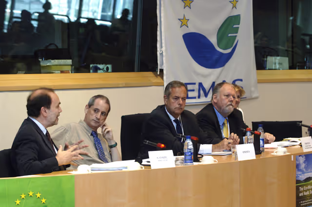 Fotografie 2: Presentation of the EMAS (Eco Management and Audit Scheme), an environmental management