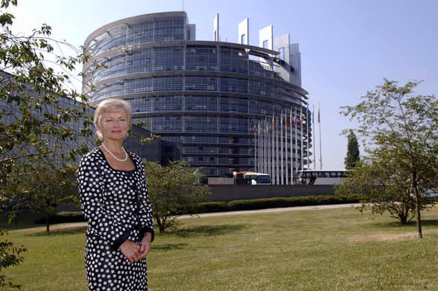 Billede 3: Portrait of MEP Glenys KINNOCK in Strasbourg