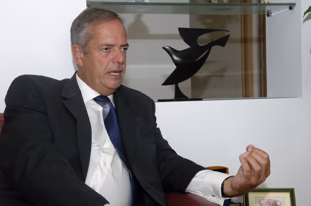 Fotografie 3: EP Secretary General Julian PRIESTLEY attends an interview in Brussels