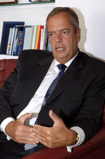 Fotografie 5: EP Secretary General Julian PRIESTLEY attends an interview in Brussels