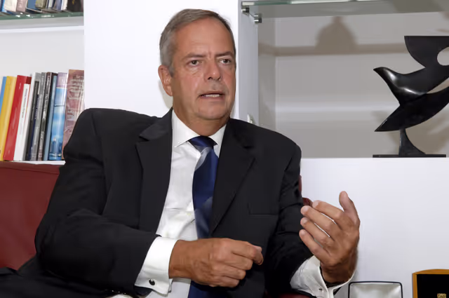 Fotografie 4: EP Secretary General Julian PRIESTLEY attends an interview in Brussels