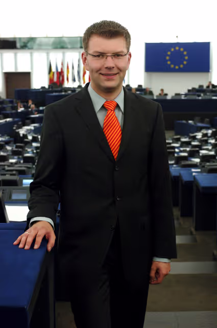 Foto 3: Portrait of MEP Daniel CASPARY in Strasbourg