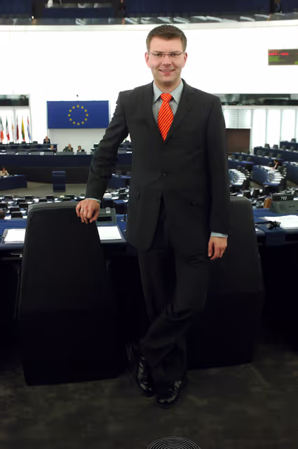 Foto 1: Portrait of MEP Daniel CASPARY in Strasbourg