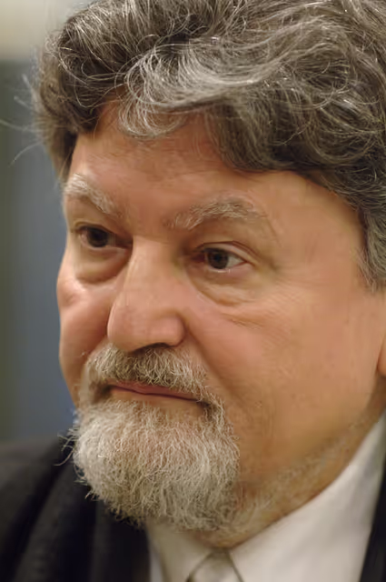 Zdjęcie 2: MEP Milan HORACEK attends an interview in Brussels