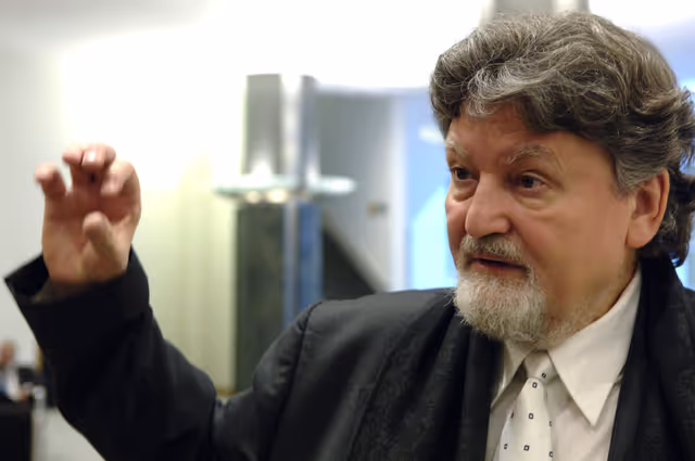 Zdjęcie 1: MEP Milan HORACEK attends an interview in Brussels