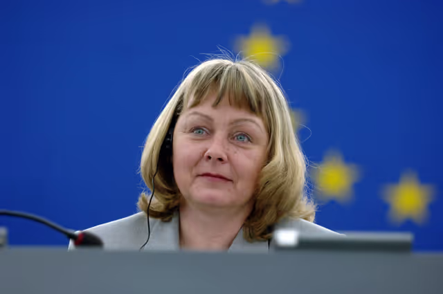 Fotografi 9: EP Vice-President Sylvia-Yvonne KAUFMANN presides over a plenary session in Strasbourg