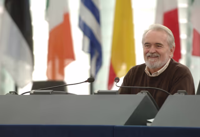 Foto 6: EP Vice-President Miguel Angel MARTINEZ MARTINEZ presides over a plenary session in Strasbourg