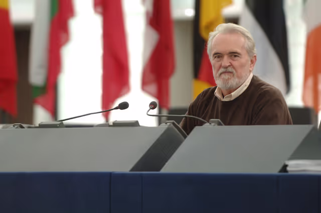 Foto 7: EP Vice-President Miguel Angel MARTINEZ MARTINEZ presides over a plenary session in Strasbourg
