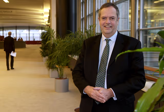 Fotografie 9: EP Secretary General Julian PRIESTLEY in Brussels