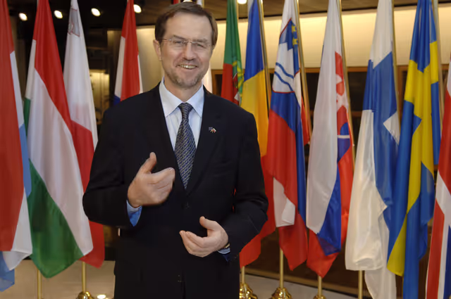 Fotografia 4: MEP Alojz PETERLE in Strasbourg