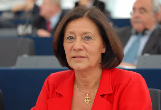 Foto 5: MEP Ewa KLAMT takes part in a plenary session in Strasbourg