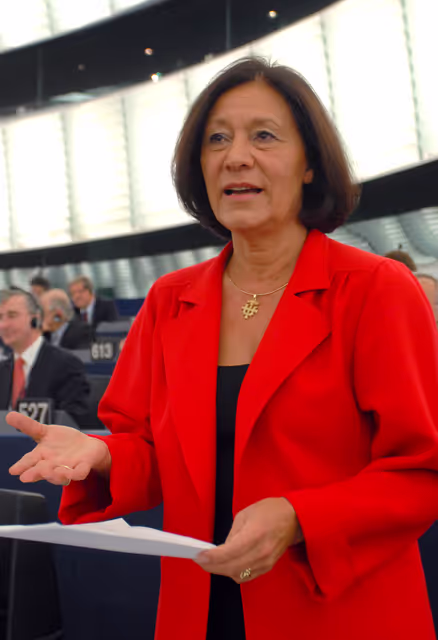 Foto 7: MEP Ewa KLAMT takes part in a plenary session in Strasbourg