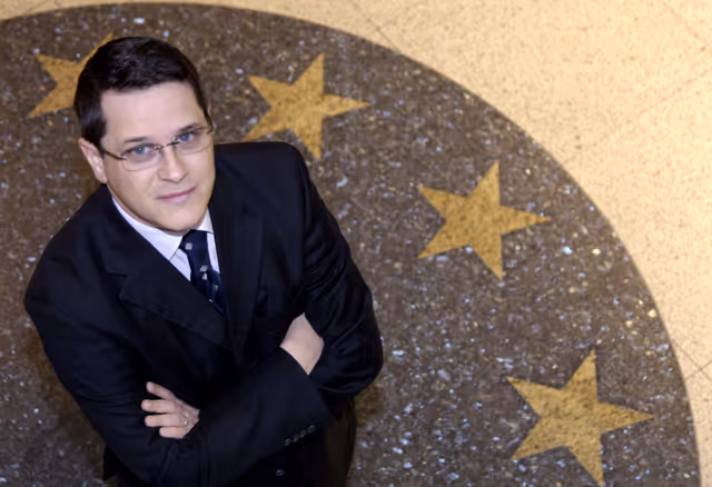 Fotografija 2: MEP Eduard Raul HELLVIG in Brussels