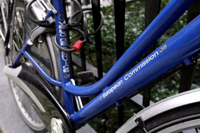 Снимка 18: European Commission Service bicycle.