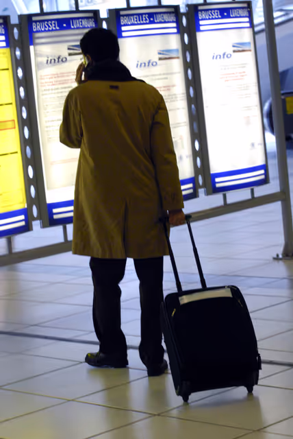 Снимка 30: Traveler in Brussels Luxembourg Train Station