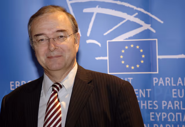 Φωτογραφία 2: Portrait of MEP Herbert BOSCH in Brussels