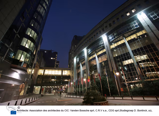 Valokuva 22: Nighttime view of the EP in Brussels.
