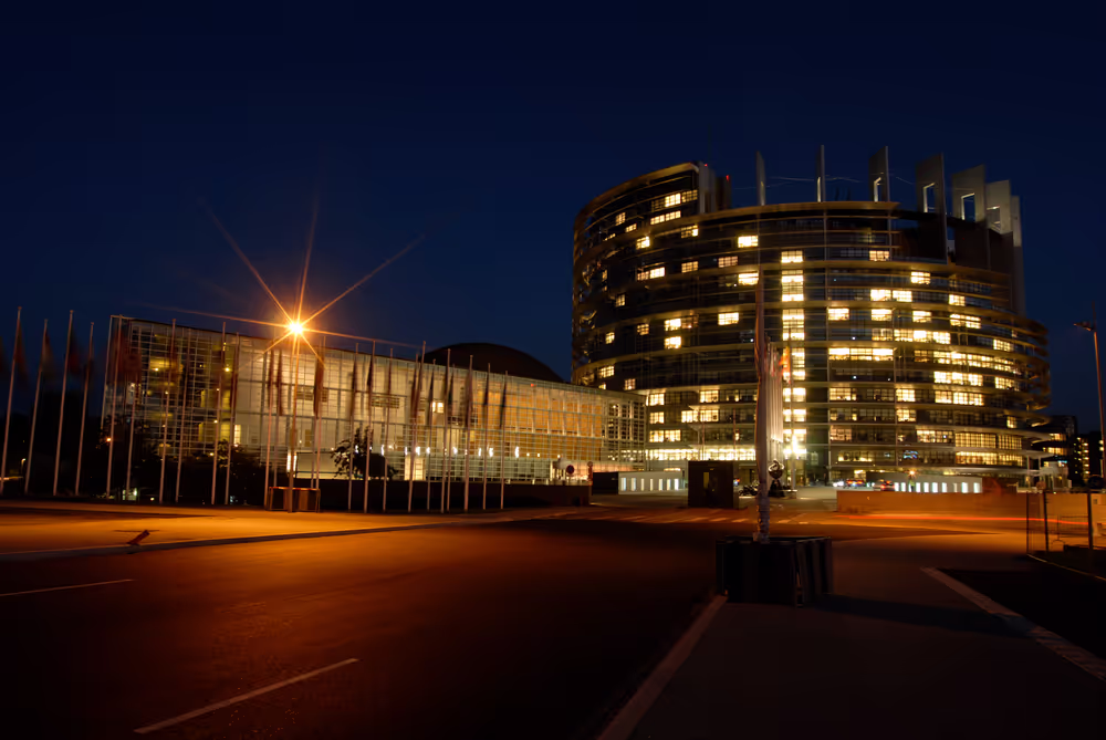 Night view of the EP LOW building in Strasbourg.