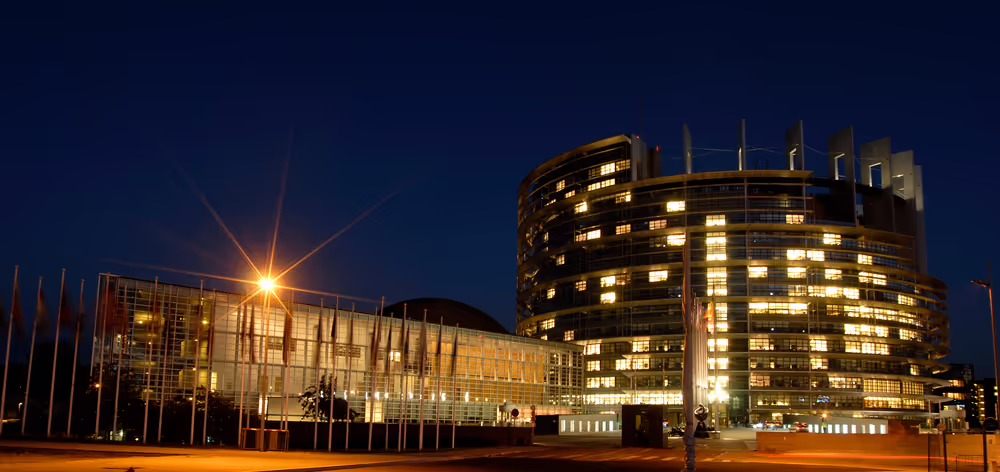 Night view of the EP LOW building in Strasbourg.
