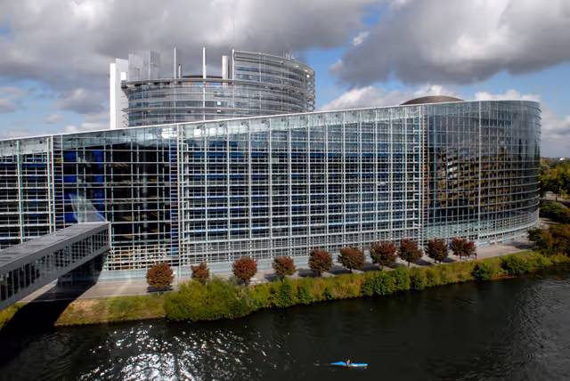 Снимка 16: Outside view on the European Parliament building Louise Weiss in Strasbourg - LOW