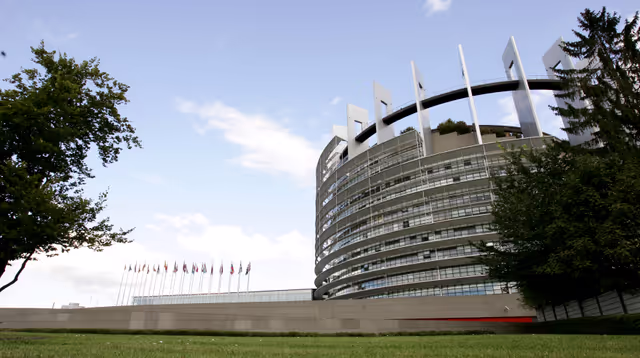 Снимка 15: Outside view on the European Parliament building Louise Weiss in Strasbourg - LOW