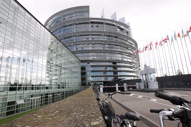 Снимка 14: Outside view on the European Parliament building Louise Weiss in Strasbourg - LOW
