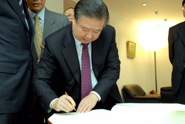 Fotografija 3: EP President meets with the Vice-Minister of the International Department, Central Committee, Communist Party of China, in Brussels