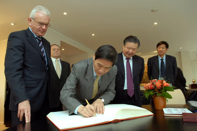 Fotografija 5: EP President meets with the Vice-Minister of the International Department, Central Committee, Communist Party of China, in Brussels