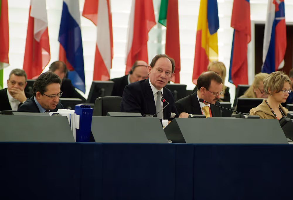 EP Vice-President Edward McMILLAN-SCOTT presides over a plenary session in Strasbourg