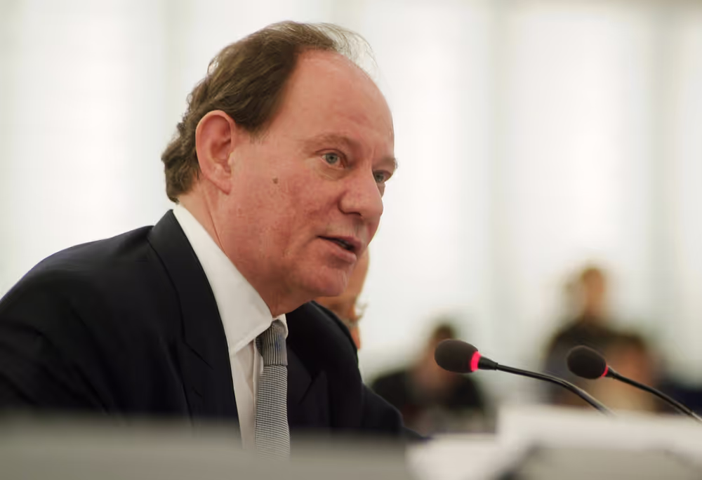 EP Vice-President Edward McMILLAN-SCOTT presides over a plenary session in Strasbourg