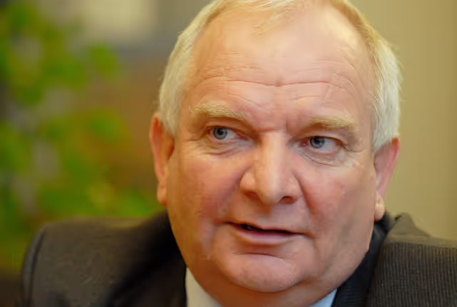 Fotó 2: MEP Joseph DAUL attends an interview in Strasbourg