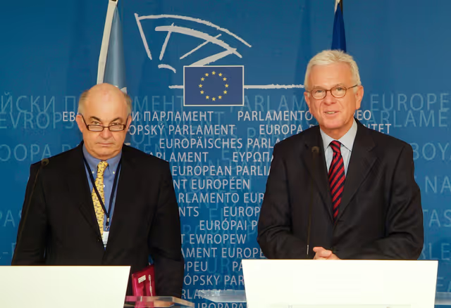 Valokuva 6: EP President meets with Kemal Dervis, Director General for UN Development Program, in Brussels