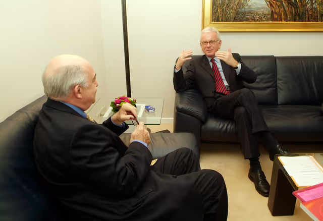 Valokuva 8: EP President meets with Kemal Dervis, Director General for UN Development Program, in Brussels