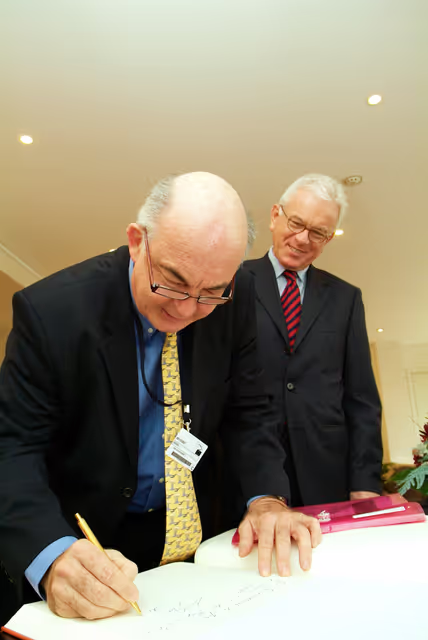 Valokuva 9: EP President meets with Kemal Dervis, Director General for UN Development Program, in Brussels