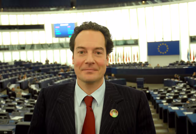 Foto 3: MEP Costas BOTOPOULOS attends a plenary session in Strasbourg