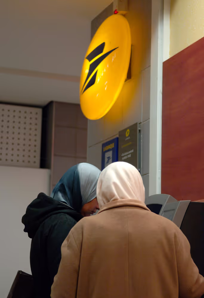 La Poste: national mail services for France