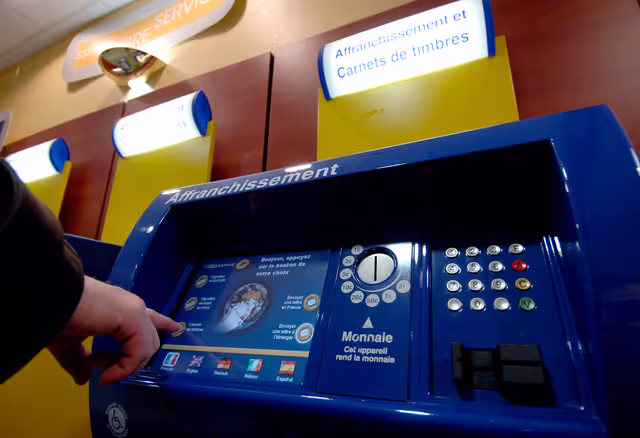 Fotografie 27: La Poste: national mail services for France